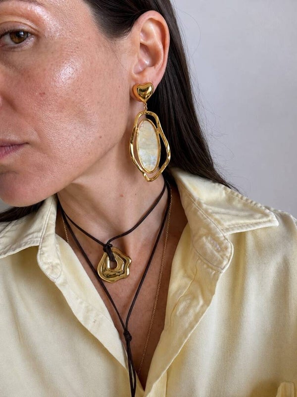 Arete madre perla