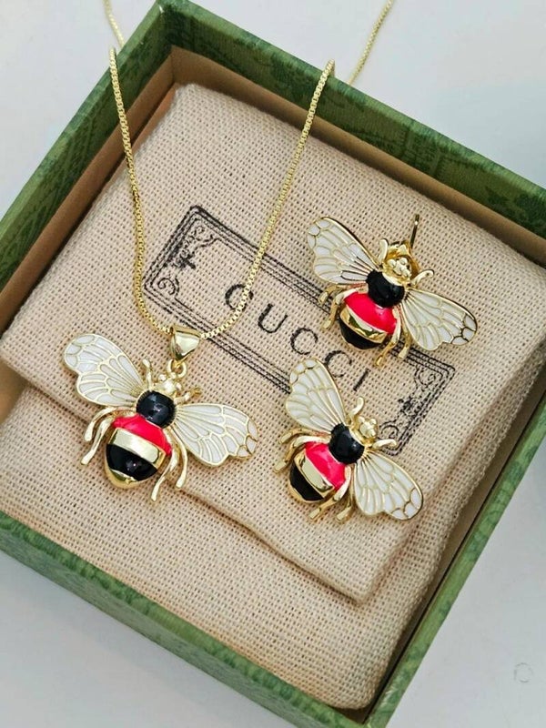 Collar Gucci rojo