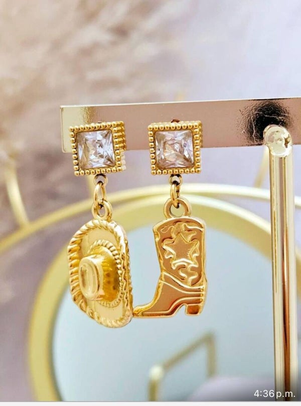Arete sombrero y bota
