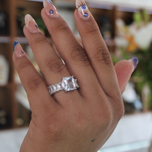 ANILLO REYNA