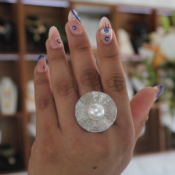 ANILLO FLOR PERLA PLATEADA