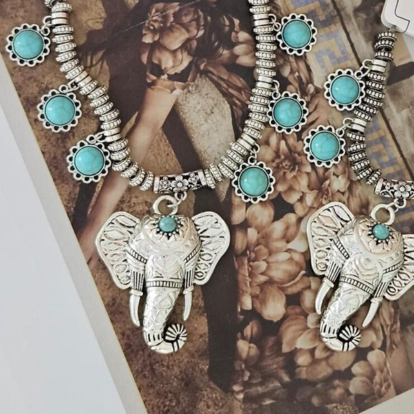 Collar elefante y piedras jade