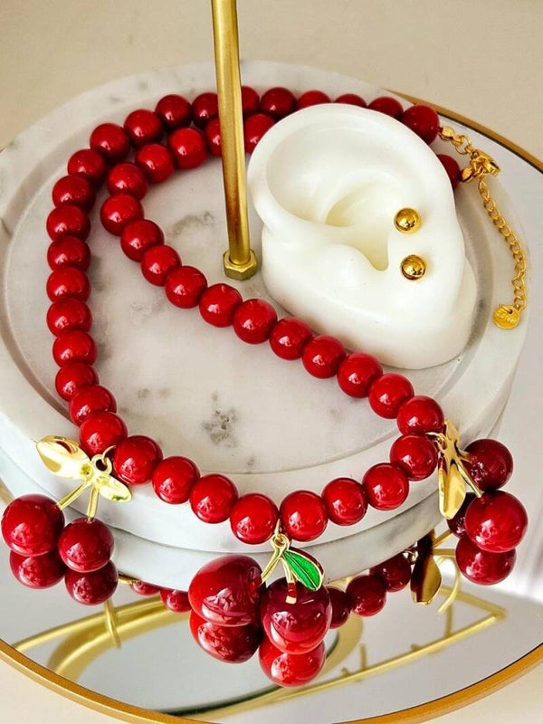 COLLAR PERLAS ROJAS Y CEREZA