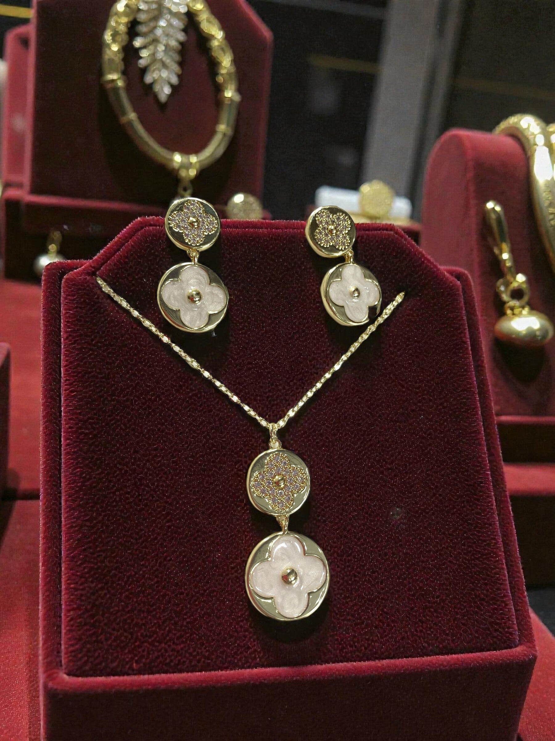 Set van cleef