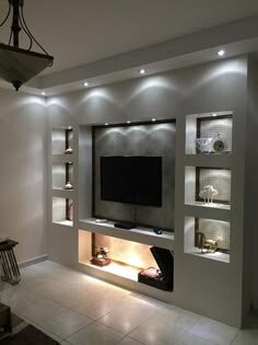43de9d37284feae3d7af8ce8936102bf-standard.jpg