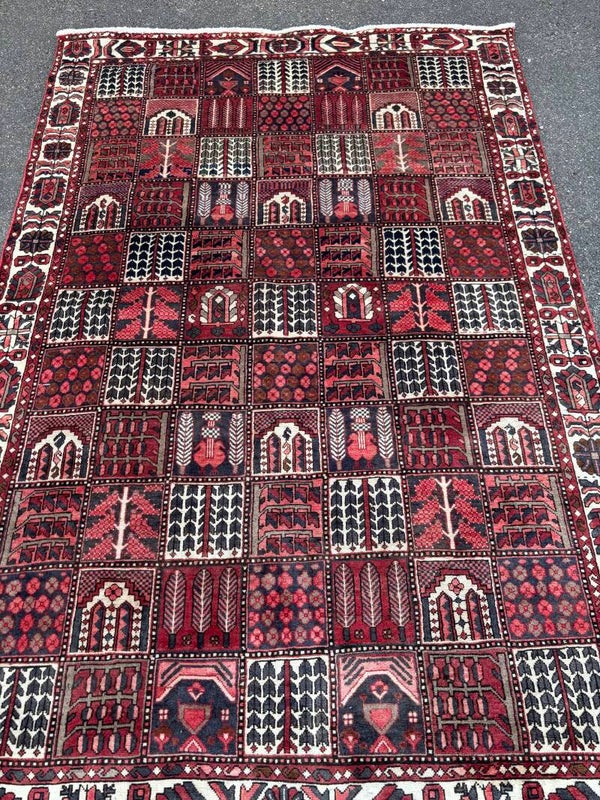 Bakhtiar (318 x 210cm) - Luxury Rectangular Handwoven Persian Rug