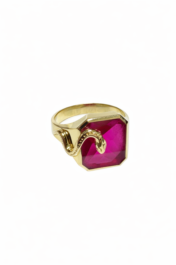 14 karaat gouden herenring met rood-roze steen en opgelegde slang Art.KJ-788
