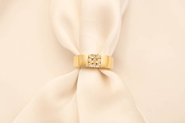 Handgemaakte 14 Karaat Geelgouden Ring met Diamanten – Tijdloze Klasse met Ambachtelijke Uitstraling