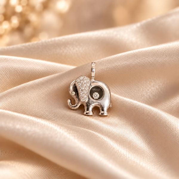 Chopard olifantenhanger van 18 karaats witgoud met diamant Art.KJ-804