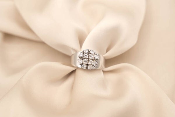 Moderne 14 Karaat Witgouden Rozetring met Briljanten – Tijdloze Klasse met een Subtiele Glans