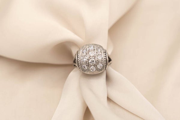 Handgemaakte witgouden appliek ring