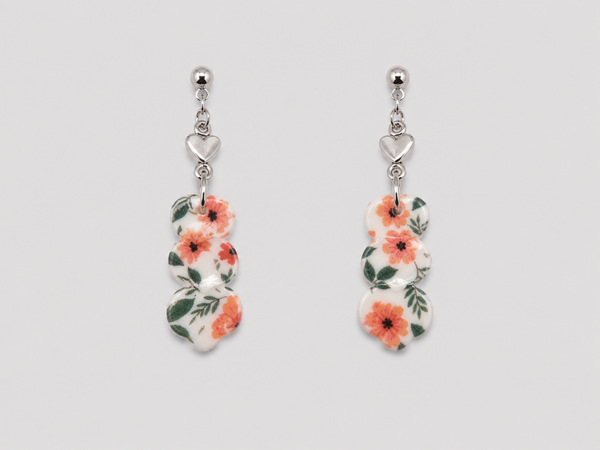 Oorbel Summer Joy; 3 kleine Hartjes