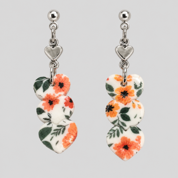 Oorbel Summer Joy; 3 kleine Hartjes