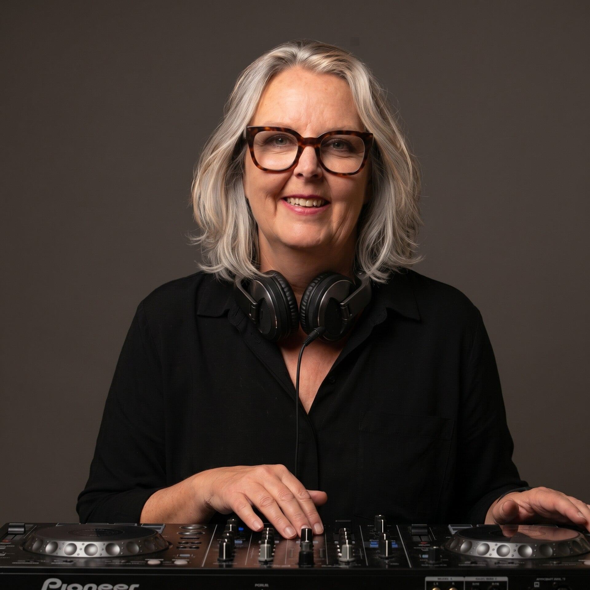 DJ Charlotte voor feesten en evenemen, prive of zakelijk ten 