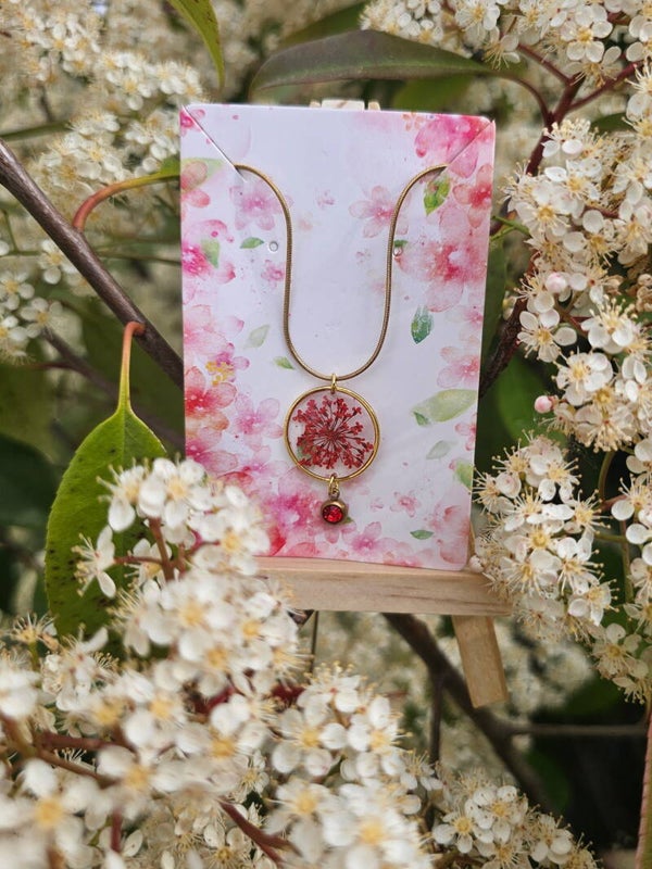 Collier breloque rouge
