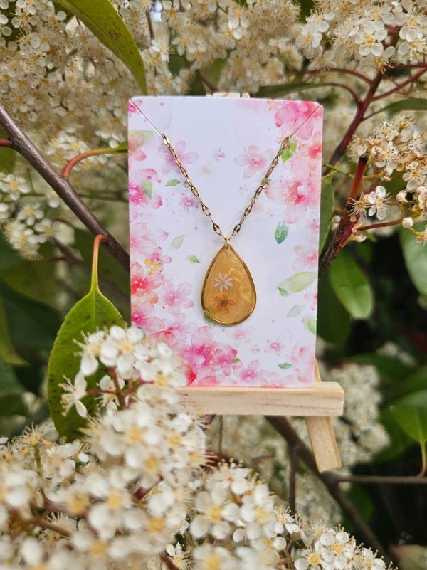 Collier et sa touche d'orange