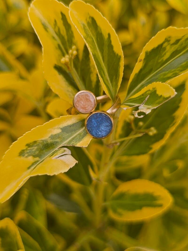 Bague dorée bicolore bleu et orange clair