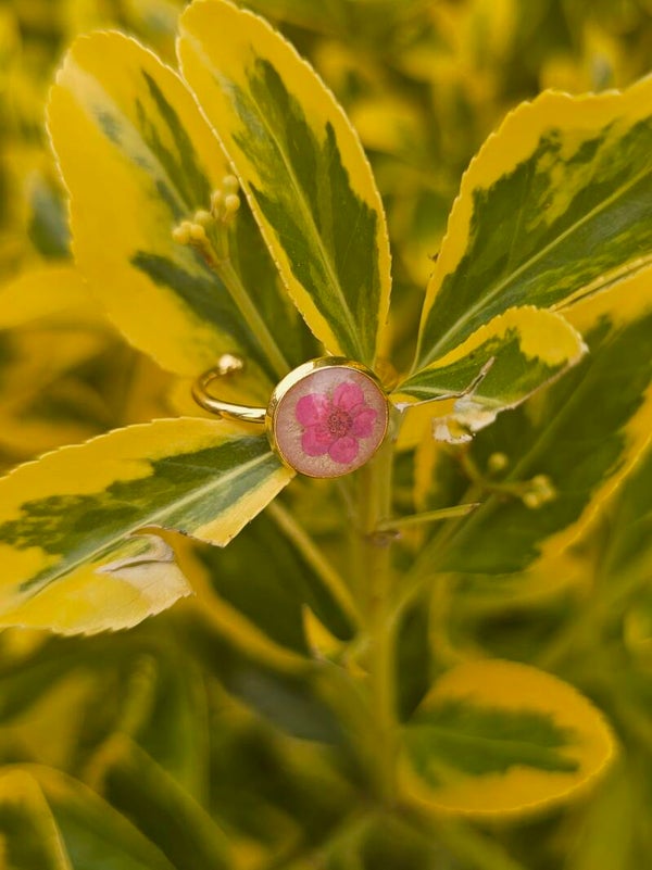 Bague dorée fleur rose