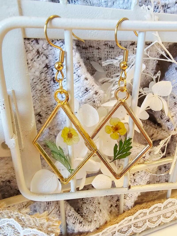 Boucles losanges fleurs jaunes