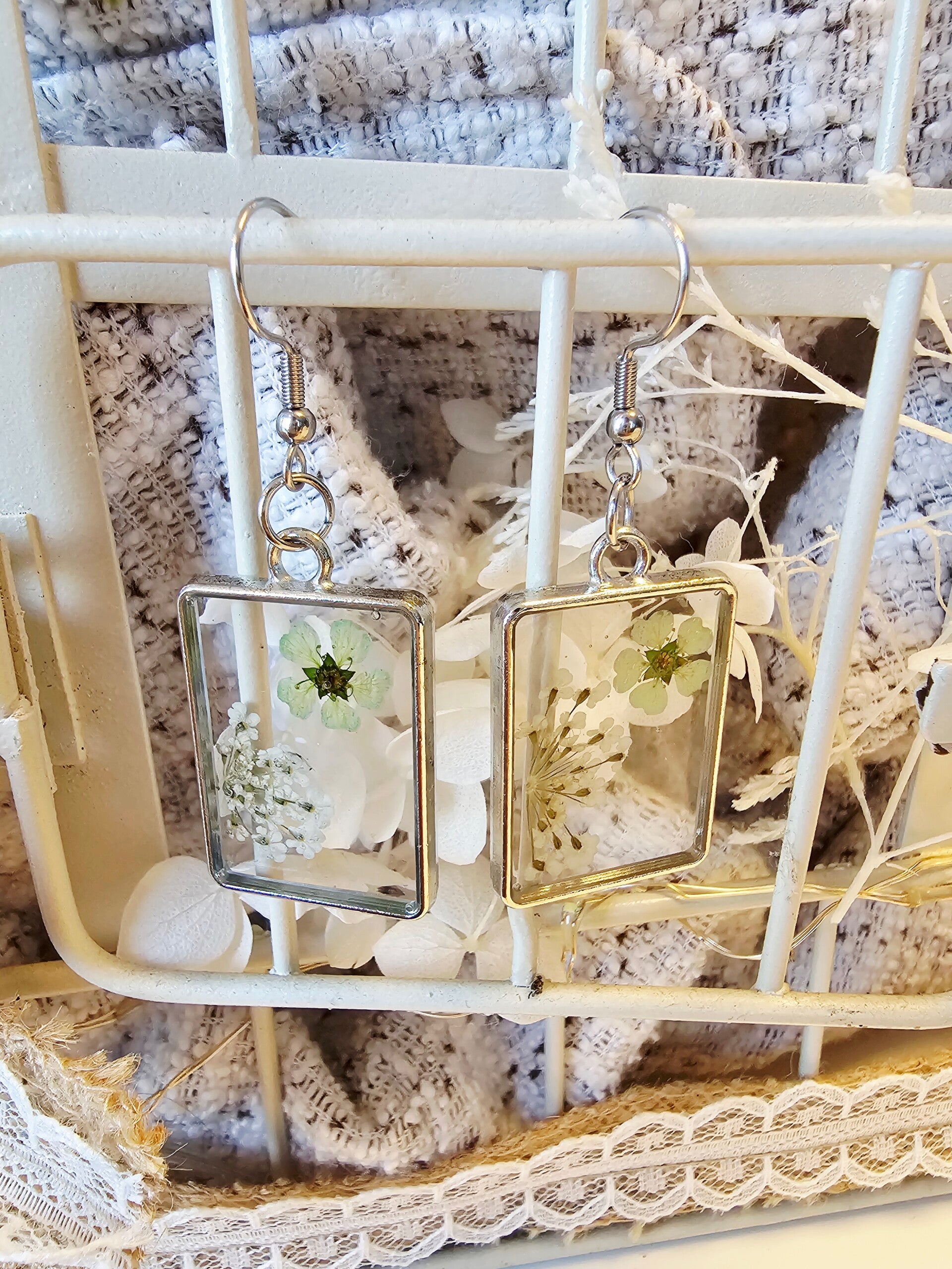 Boucles rectangles fleurs vertes