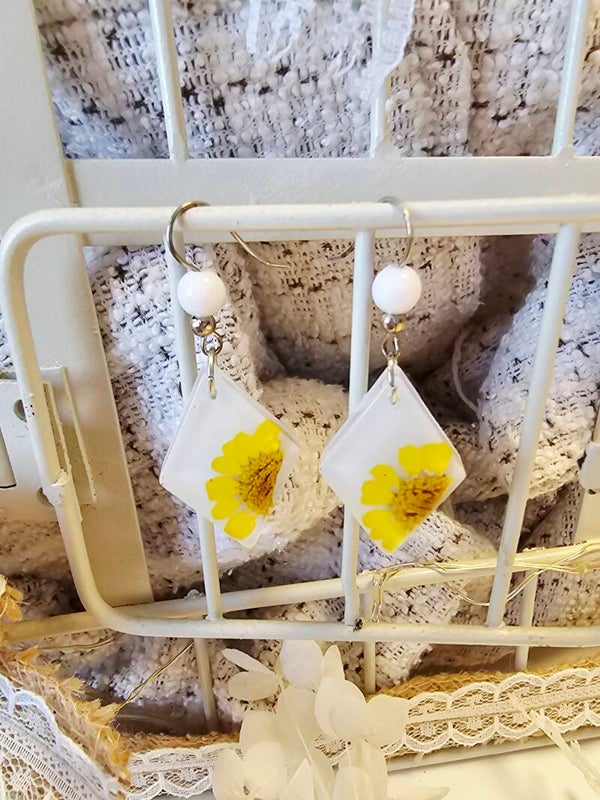 Boucles petits losanges blancs