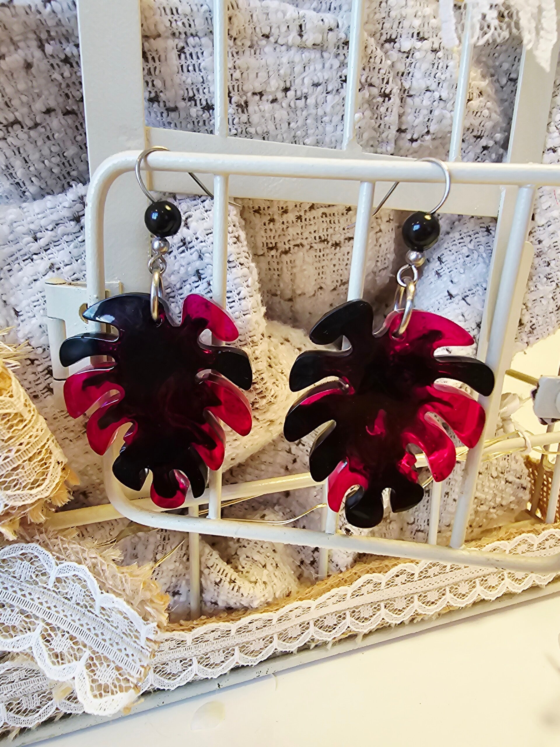 Boucles monsteras noires et roses