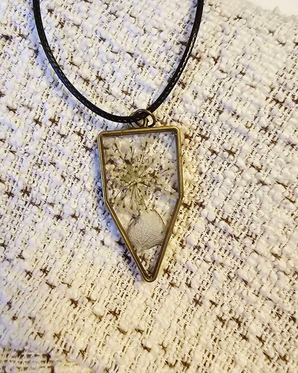 Collier cordon blanc