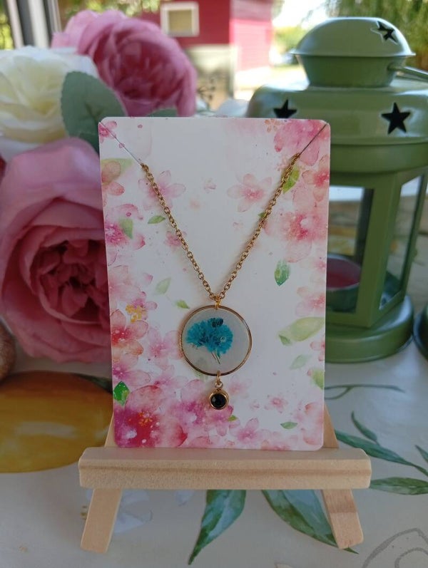 Collier Bleu et ça touche diamant