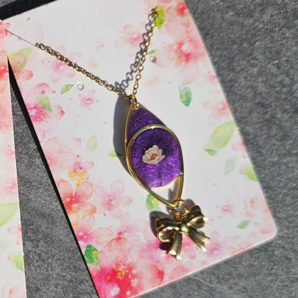 Collier violet