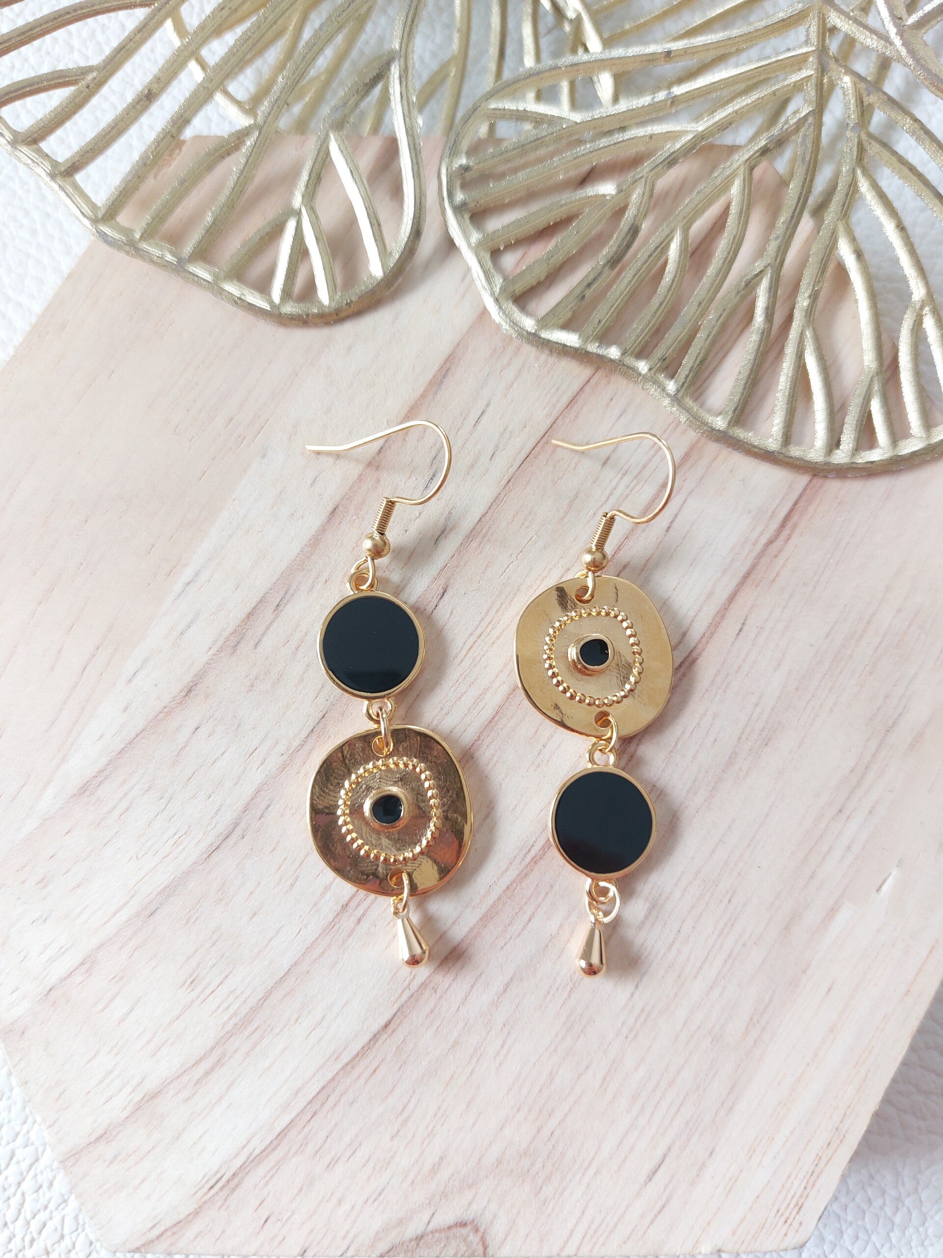 Boucles d’oreilles asymétriques