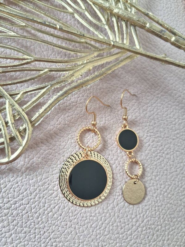 Boucles d’oreilles asymétriques
