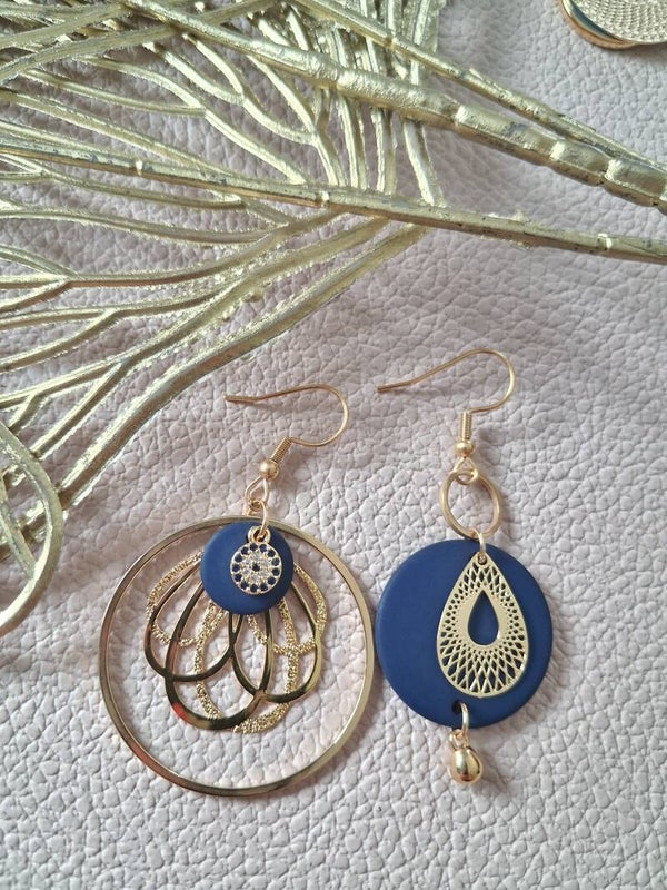 Boucles d’oreilles asymétriques