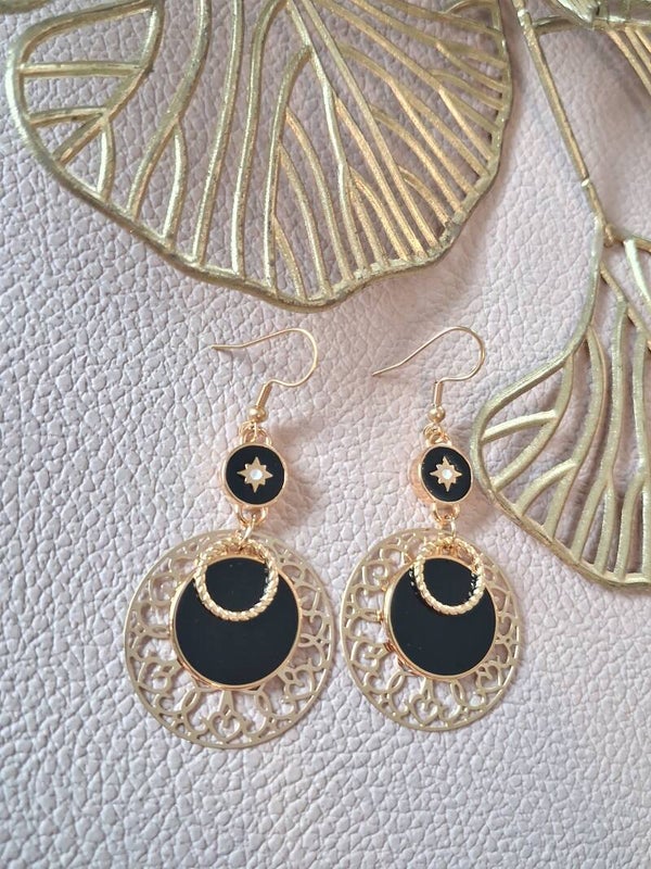 Boucles d’oreilles symétriques