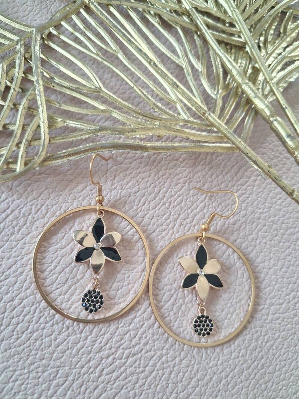 Boucles d’oreilles symétriques
