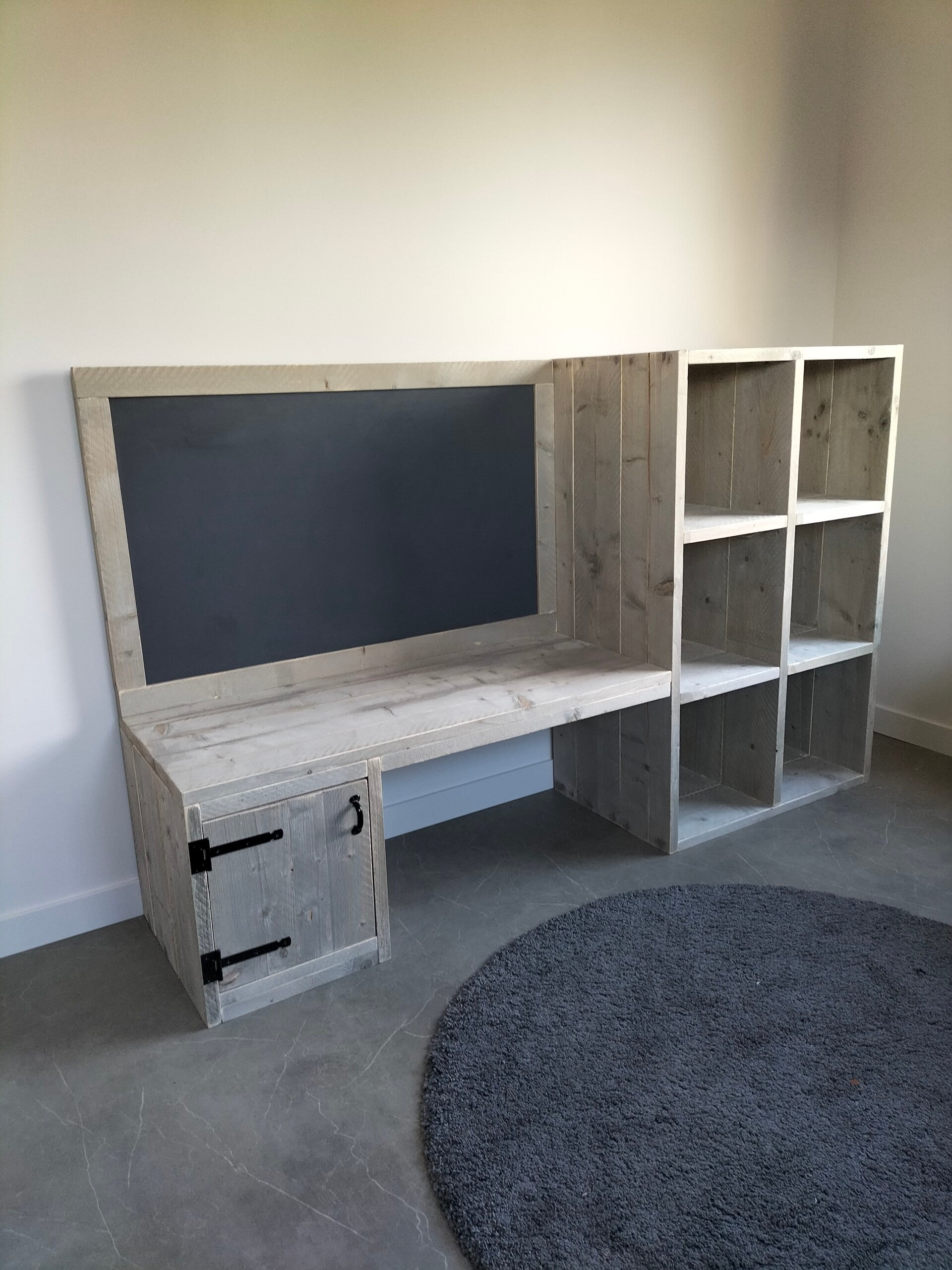 Kinderbureau krijtbord Santiago