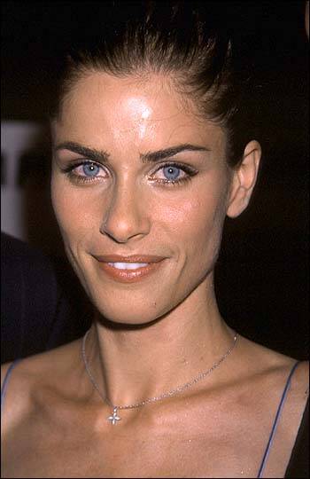 Amanda Peet