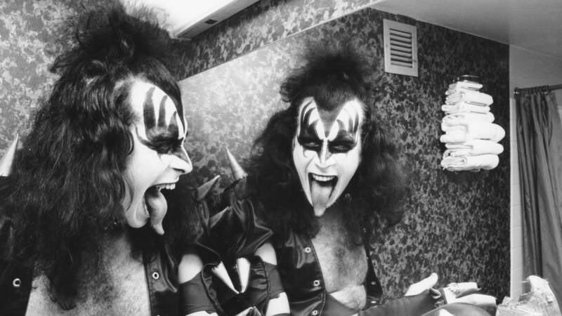 Kiss