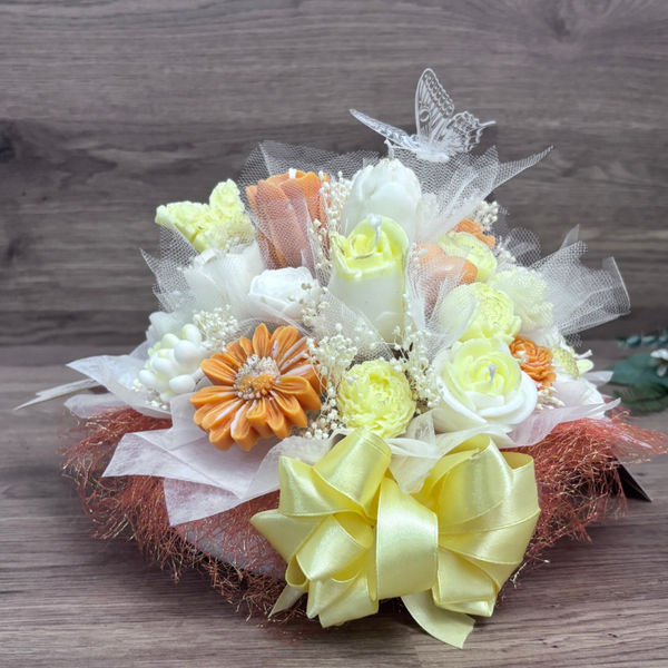 Centro floral de velas de cera “Mariposa de Primavera”