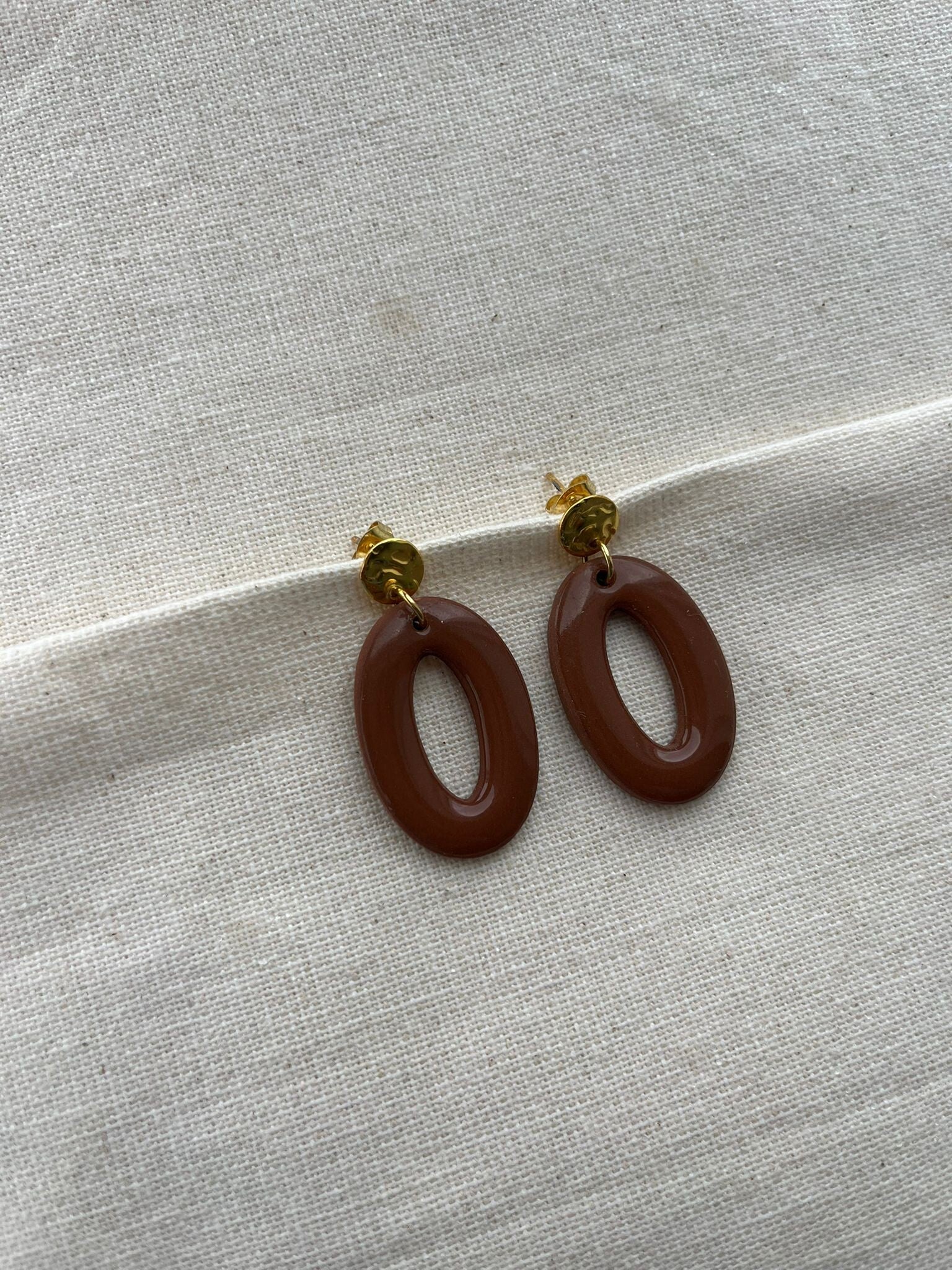 Oorbellen ovaal - cognac / goud