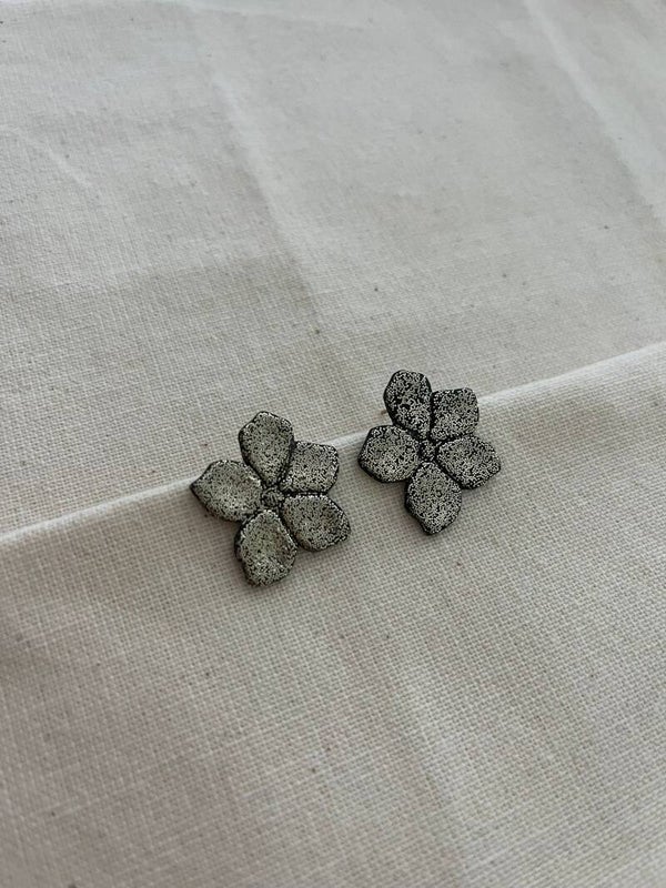 Oorbellen Aline - zwart / glitter