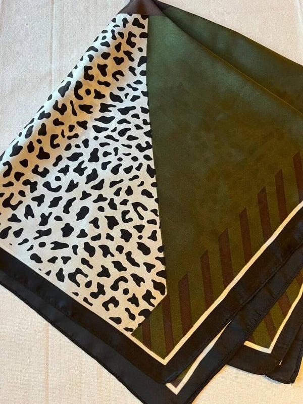 Sjaaltje - panterprint wolwit zwart / donkerbruin / groen