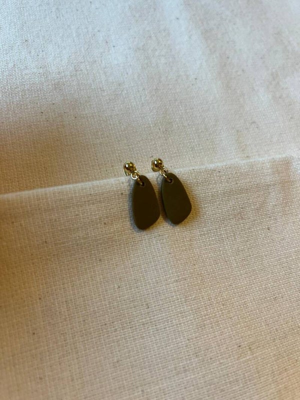 Oorbellen - khaki / goud