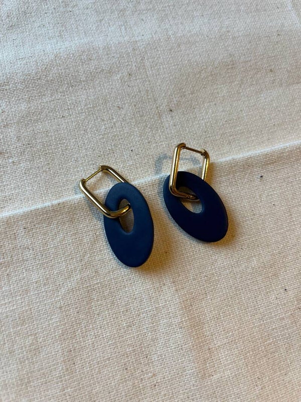 Oorbellen creolen ovaal - donkerblauw / goud