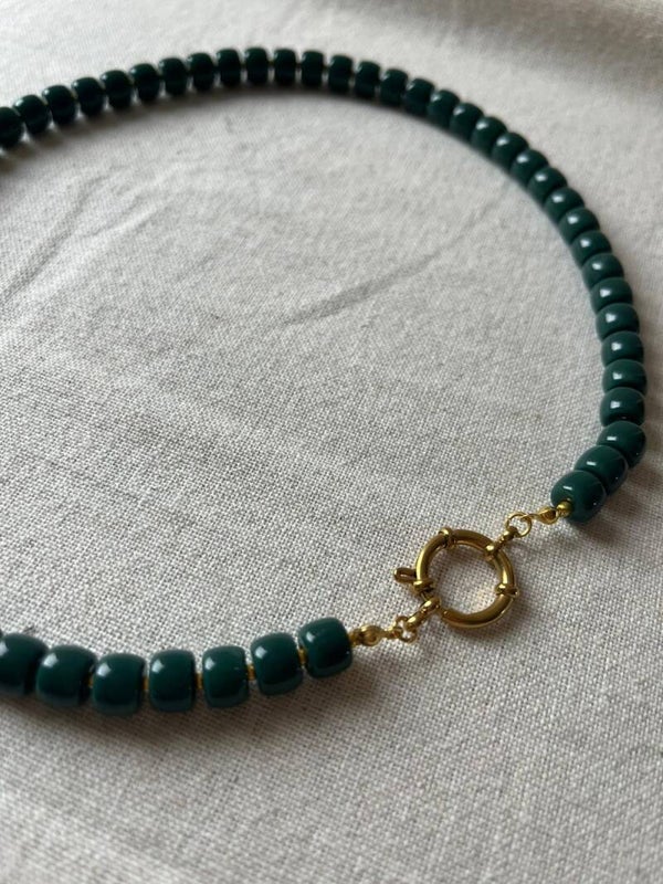 Ketting - donkergroen / goud