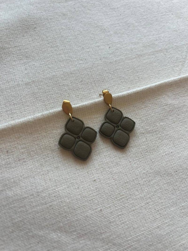 Oorbellen - khaki / goud