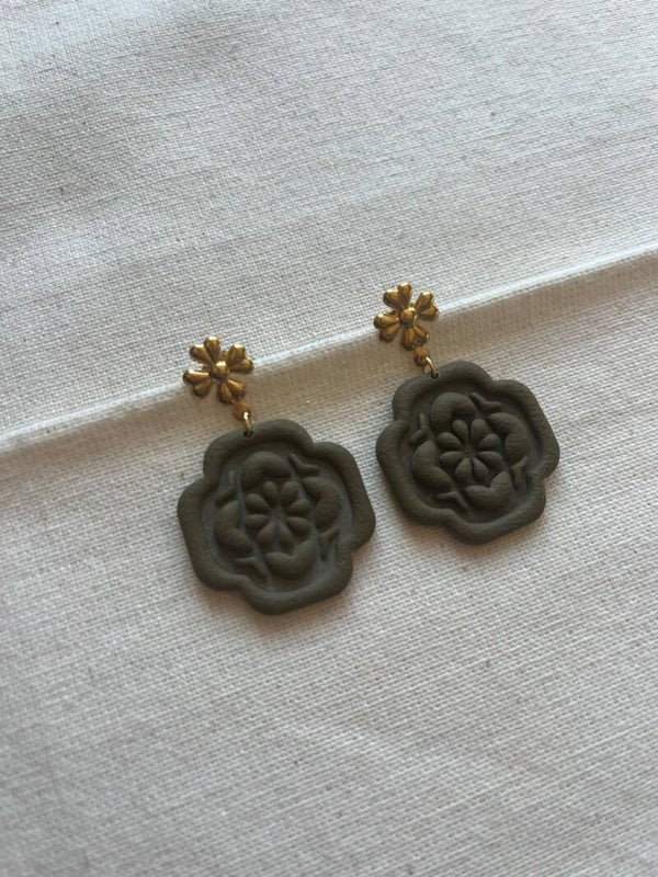 Oorbellen - khaki / goud