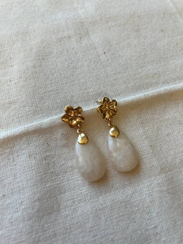 Oorbellen - goud / wit