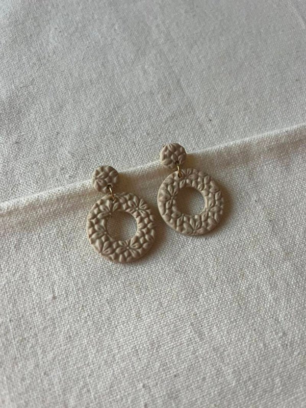 Oorbellen donut - zand / goud