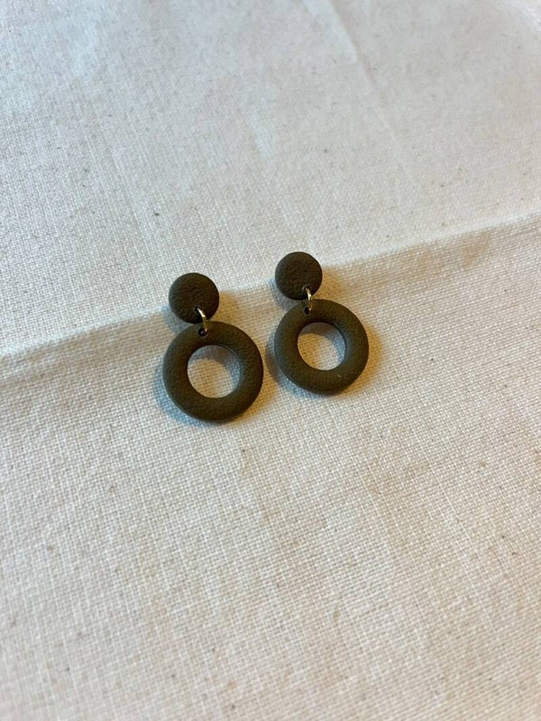 Oorbellen donut - khaki / goud