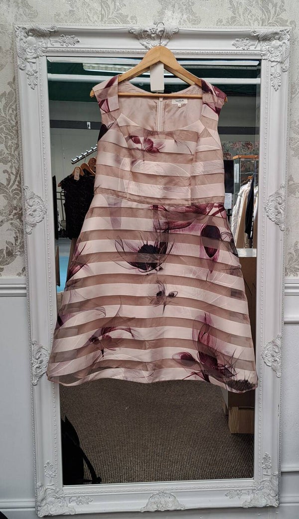 Studio 8, Beautiful occasion dress.  Size 16